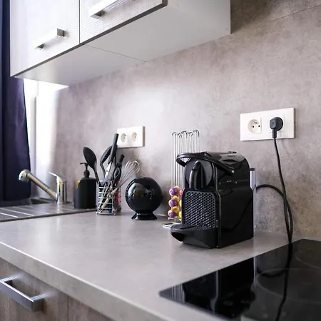 En Plein Centre De Saint-omer - A 5 Min De La Gare, Parking Prive Gratuit *