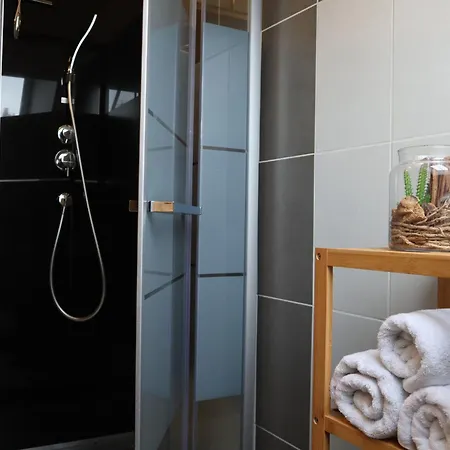 Апартаменты En Plein Centre De Saint-omer - A 5 Min De La Gare, Parking Prive Gratuit Сент-Омер